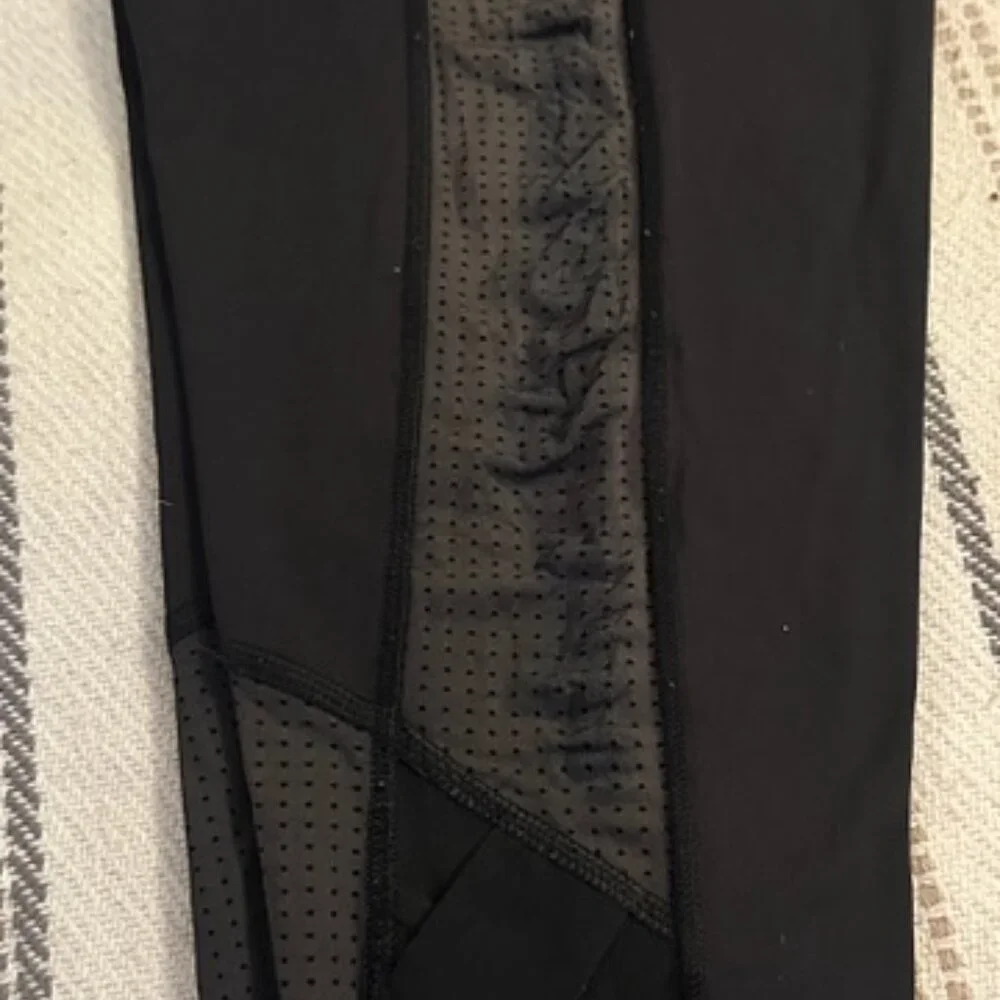 Lululemon Black Athletic Crops Mesh Wrap Detail Blue Waistband - Picture 4 of 6